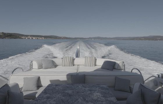 Motor yacht Sunseeker Predator 84 5545hp