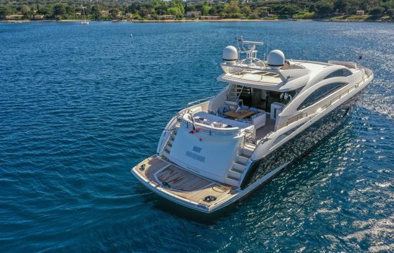 Motor yacht Sunseeker Predator 84 5545hp