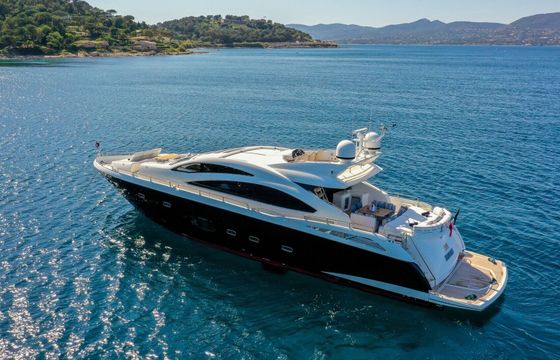 Motor yacht Sunseeker Predator 84 5545hp