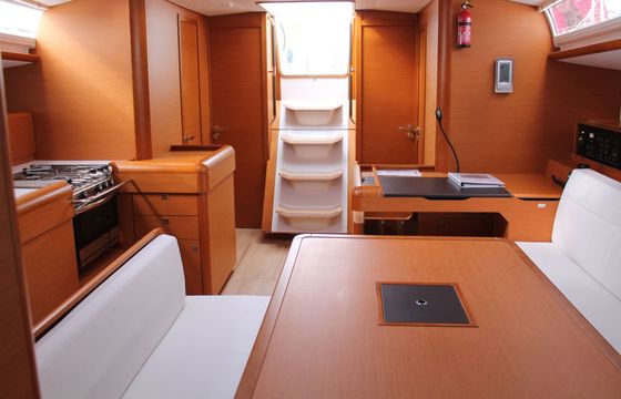 Sailboat Jeanneau Sun Odyssey 519 14.98m