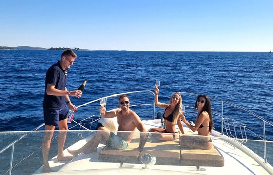 Motor yacht Jeanneau Prestige 46 Fly 1000hp