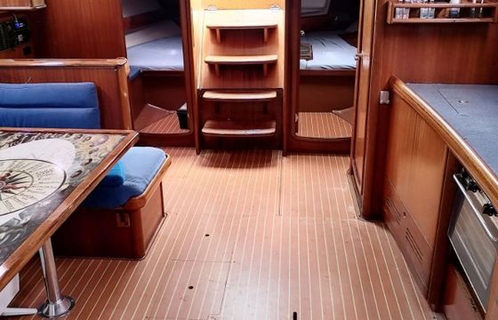 Sailboat Bavaria 44 13.95m