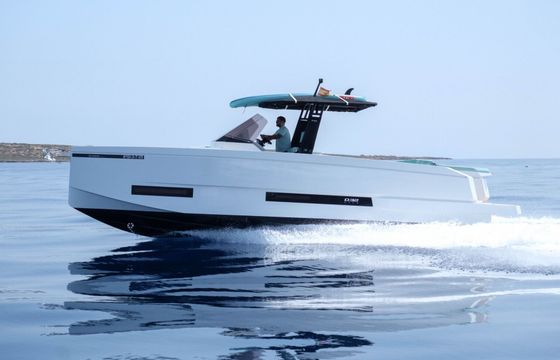 Motor yacht De Antonio D32 open 300hp