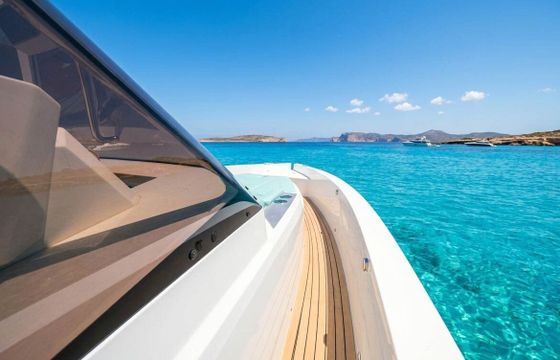 Motor yacht De Antonio D32 open 300hp