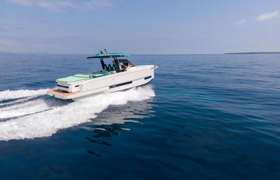Motor yacht De Antonio D32 open 300hp