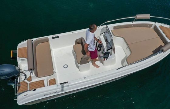 Motorboat KAREL ITHAKA 550 30hp
