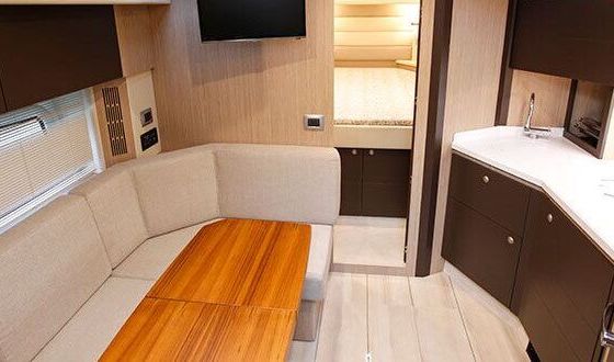 Motorboat Cranchi Z35 520hp