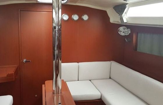 Sailboat BENETEAU OCEANIS 41.1 12.43m