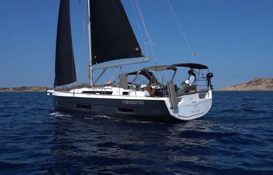 Sailboat Dufour 470 14.9m