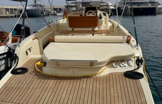Motorboat Invictus 280CX 350hp