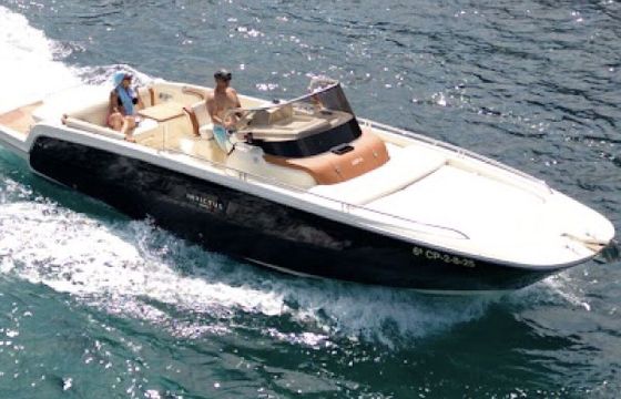 Motorboat Invictus 280CX 350hp