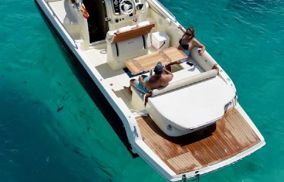 Motorboat Invictus 280CX 350hp