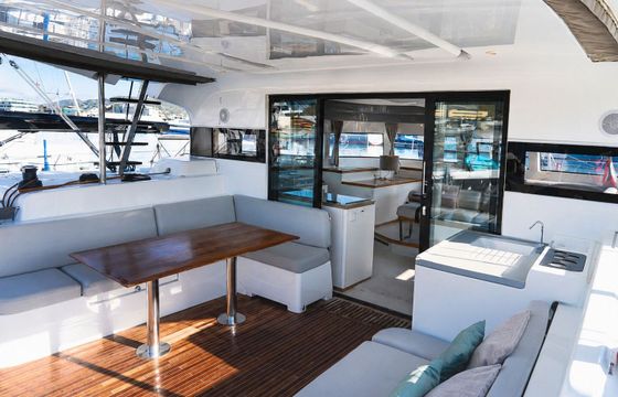 Catamaran Beneteau Excess 15 15m
