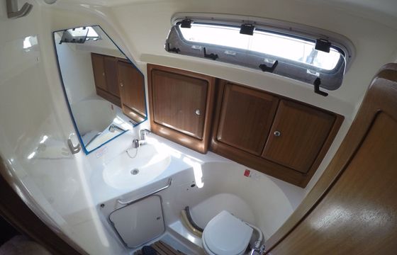 Sailboat Bavaria 42 Cruiser 13.5m