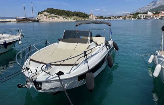 Motorboat Beneteau Flyer 7.7 Sundeck- luxury 300hp