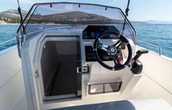 Motorboat Atlantic Marine Open 670 200hp