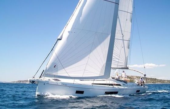 Sailboat BENETEAU OCEANIS 51.1 15.94m