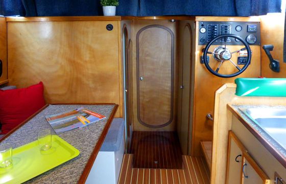 Houseboat New Con Fly Suite 30hp