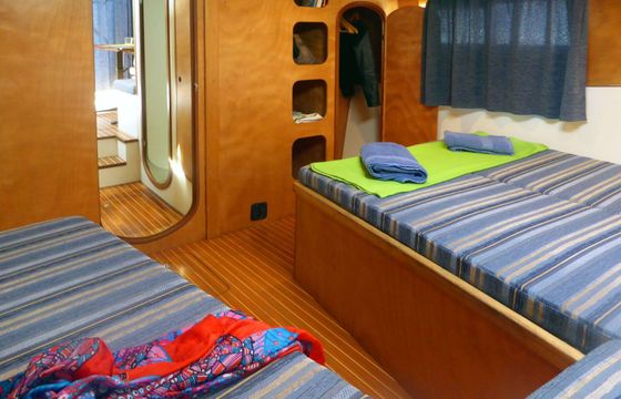 Houseboat New Con Fly Suite 30hp