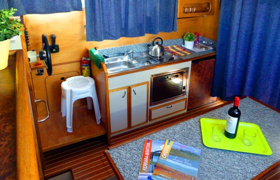 Houseboat New Con Fly Suite 30hp