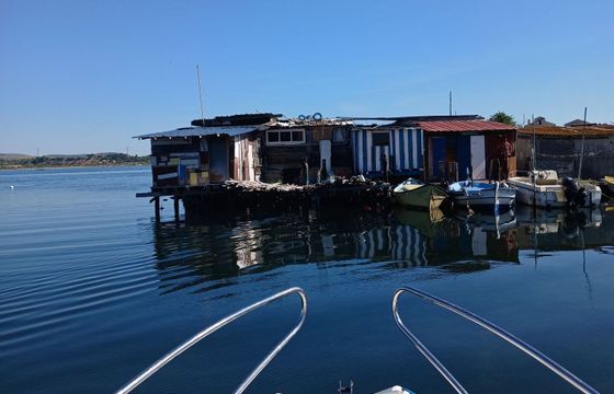 Motorboat Quicksilver 555 commander 90hp