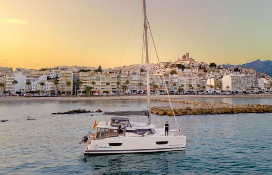 Catamaran Fountaine Pajot Isla 40 12m