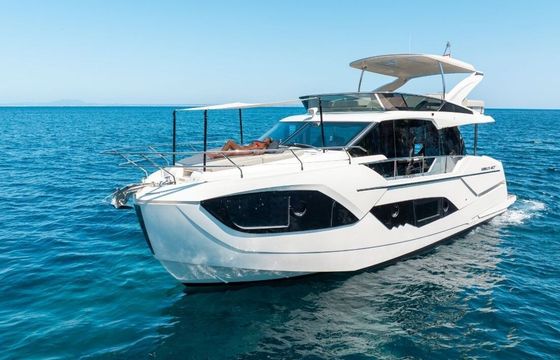 Motorboat Absolute 47 Fly 960hp