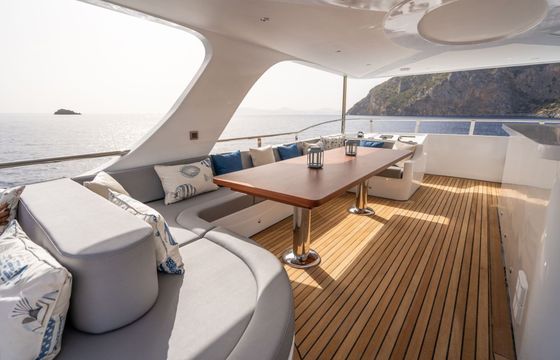 Motor yacht Luxury motor yacht with a capacity of 8 people 2024 800hp