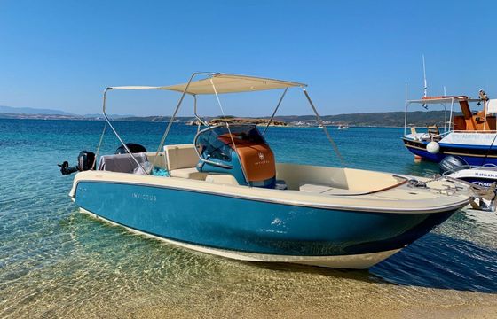 Motorboat Invictus FX200 150hp
