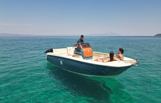 Motorboat Invictus FX200 150hp