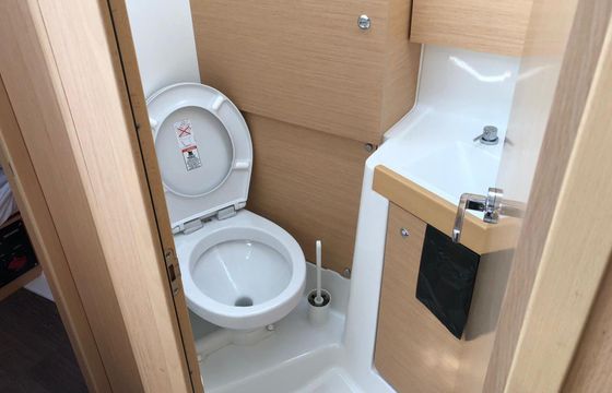 Sailboat Beneteau Oceanis 38.1 12m