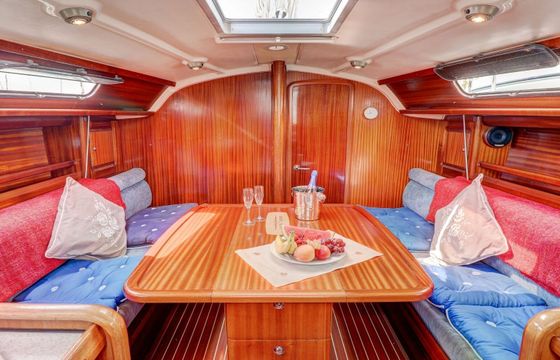 Sailboat Bavaria 34 10.35m