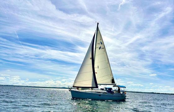 Sailboat Bavaria 34 10.35m