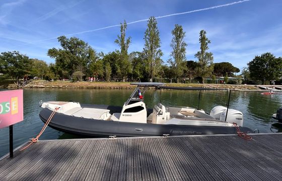 Motorboat Capelli Capelli Tempest 900 250hp