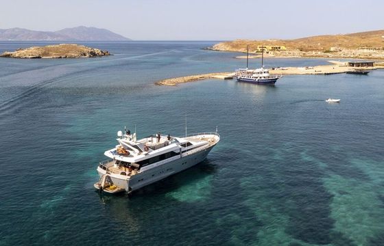 Motor yacht Cantieri Di Pisa Akhir 27 2660hp