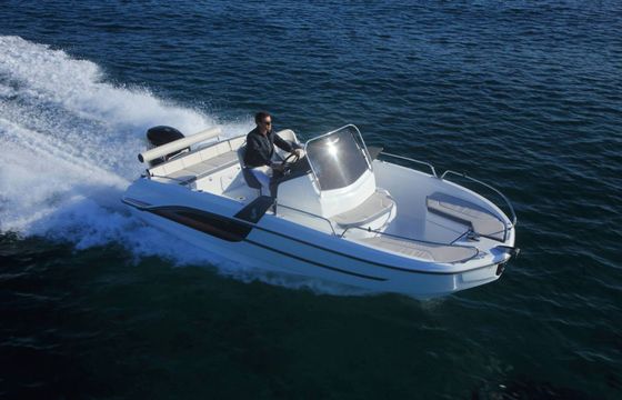 Motorboat BENETEAU FLYER SPACE DECK 6.6 200hp