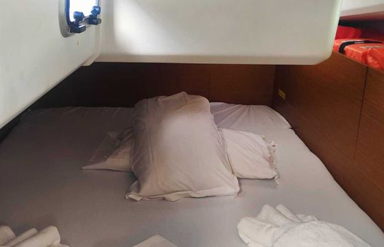 Sailboat Jeanneau Sun Odyssey 440 13m