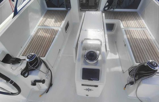 Sailboat Jeanneau Sun Odyssey 440 13m