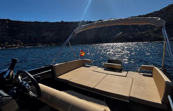 Motorboat Nuva M6 Cabin 150hp