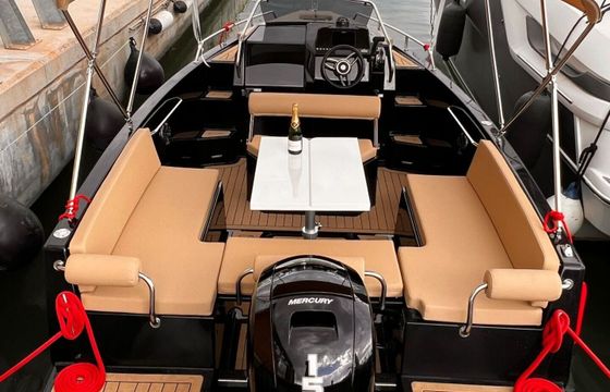Motorboat Nuva M6 Cabin 150hp