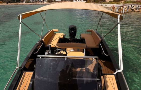 Motorboat Nuva M6 Cabin 150hp