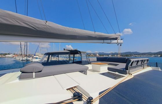 Catamaran FOUNTAINE PAJOT AURA 51-4 CABINS 15.5m