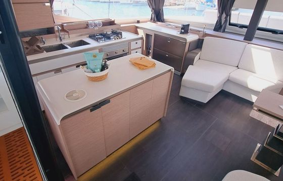 Catamaran FOUNTAINE PAJOT AURA 51-4 CABINS 15.5m