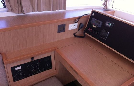 Catamaran LAGOON 400 S2 11m