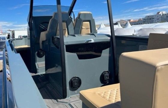 Motorboat Selva Marine Protagon 25 250hp