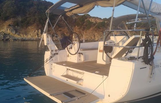 Sailboat Beneteau Oceanis 37.1 11.93m