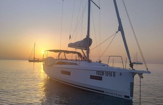 Sailboat Beneteau Oceanis 37.1 11.93m
