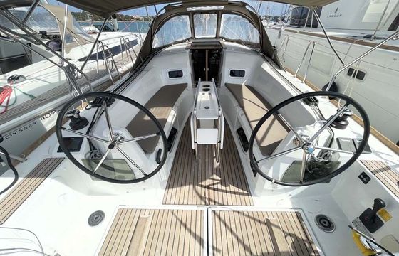 Sailboat Jeanneau Sun Odyssey 349 10.34m
