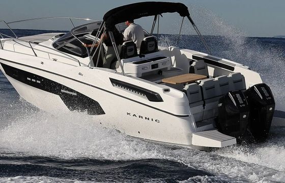 Motorboat KARNIC SL 902 300hp