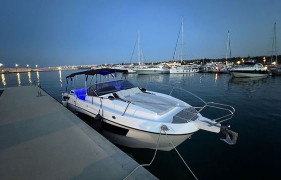Motorboat KARNIC SL 902 300hp